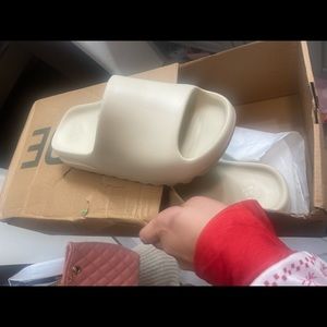 yeezy slide sz 6